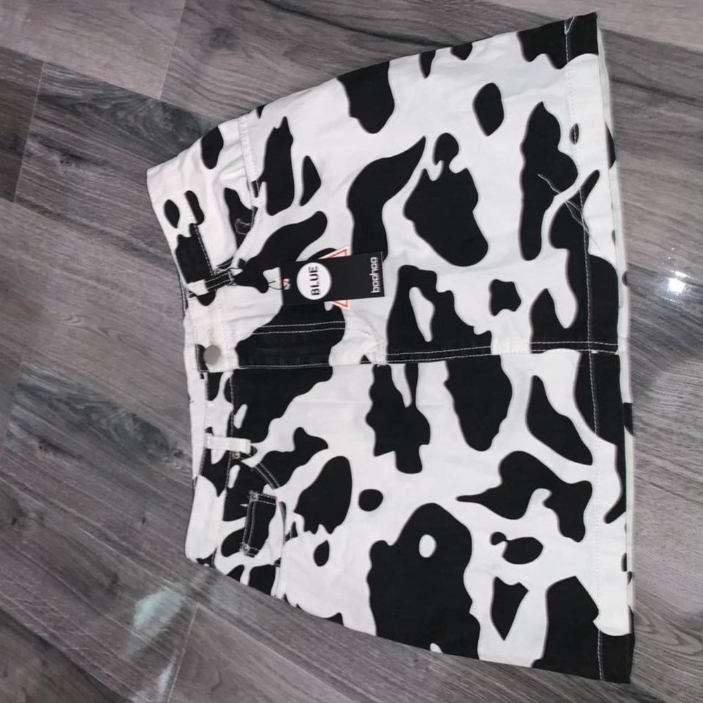 Size US 8 BooHoo cow print skirt 🐄